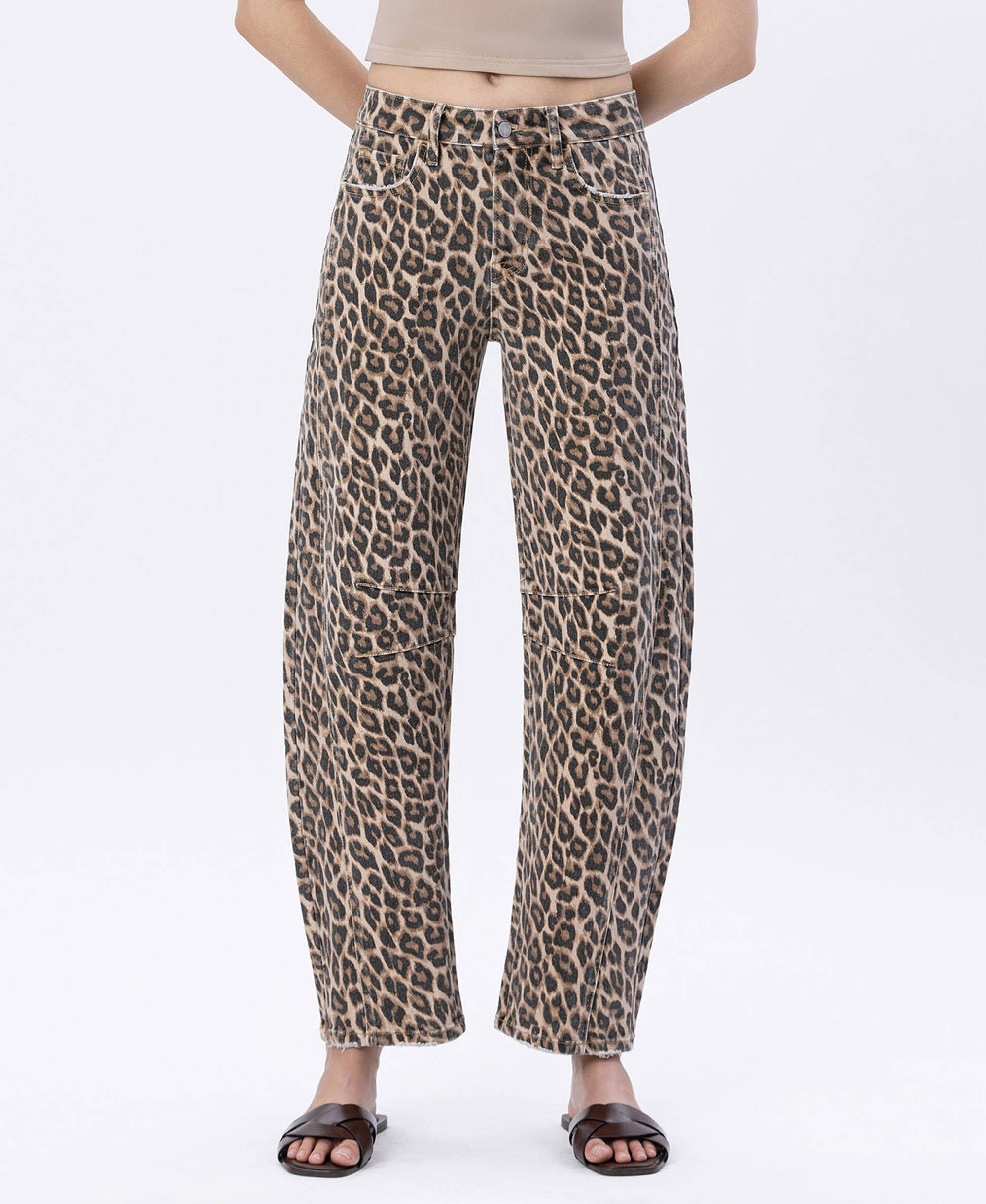 HIGH RISE LEOPARD PRINT BARREL JEANS