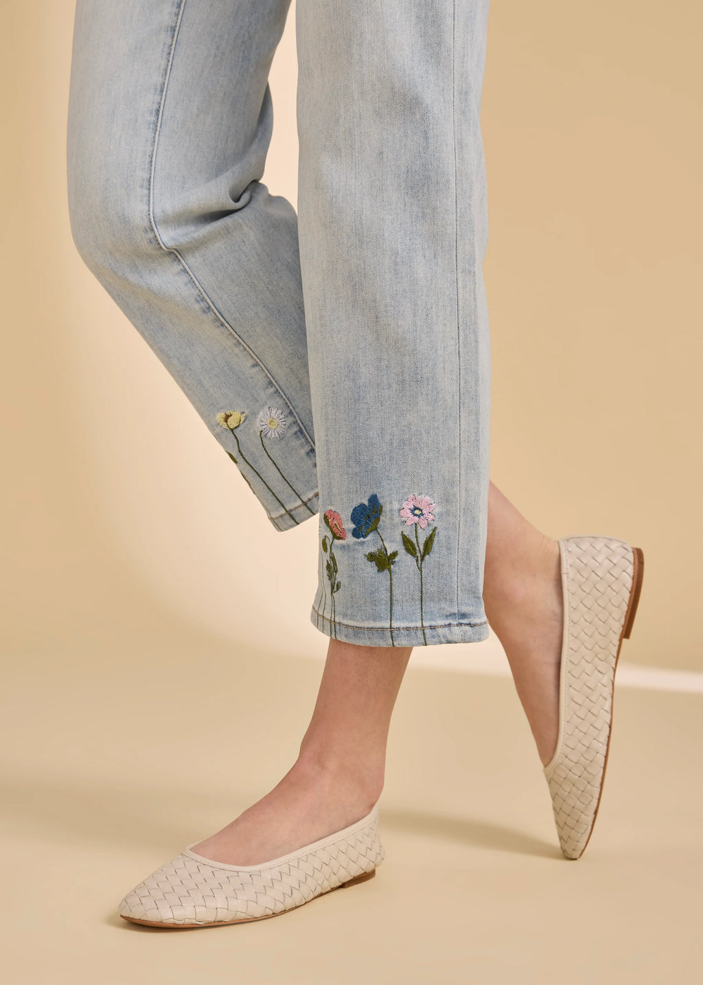 FDJ: Pull-On Straight Crop Denim, Light Wash