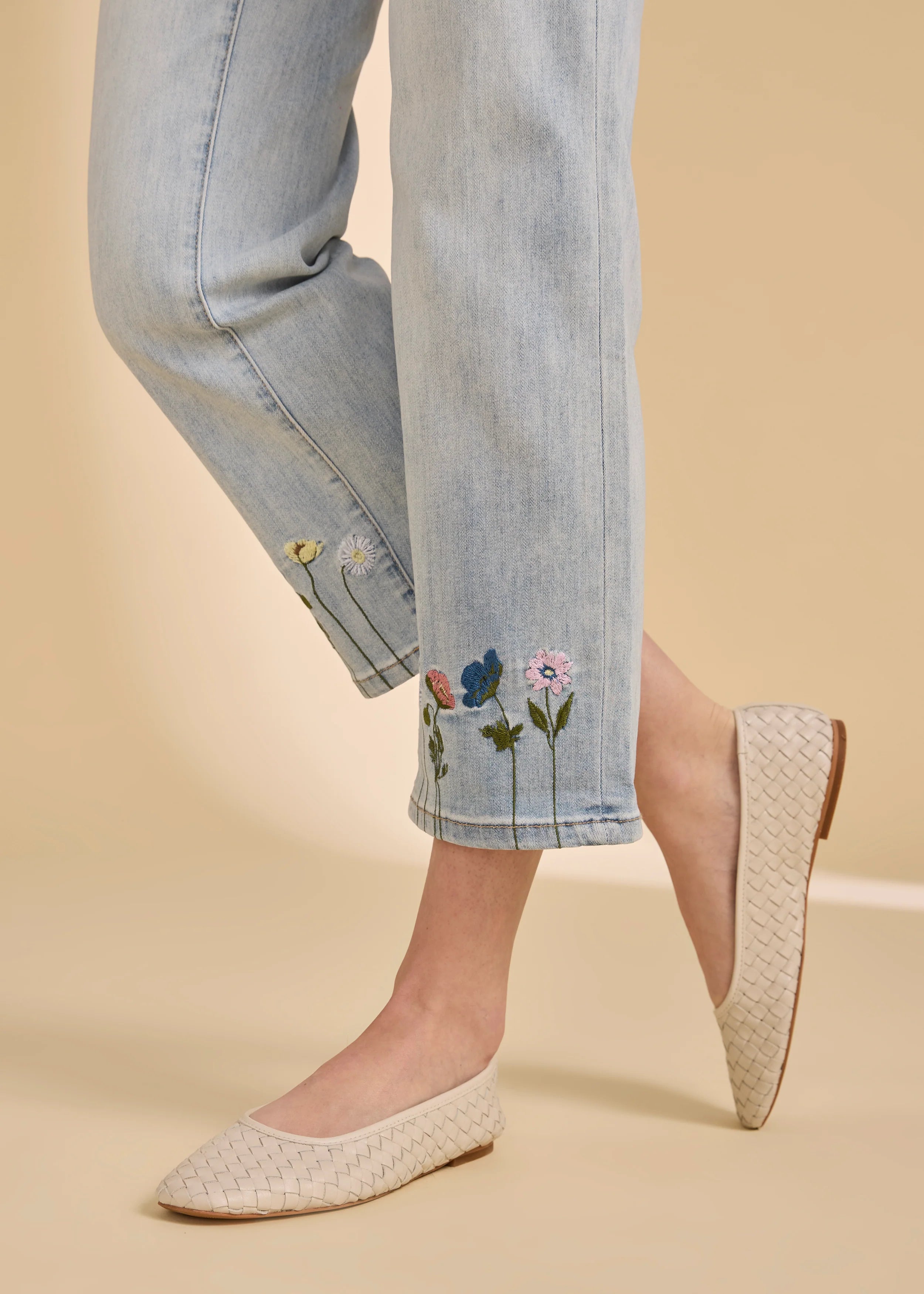 FDJ: Pull-On Straight Crop Denim, Light Wash