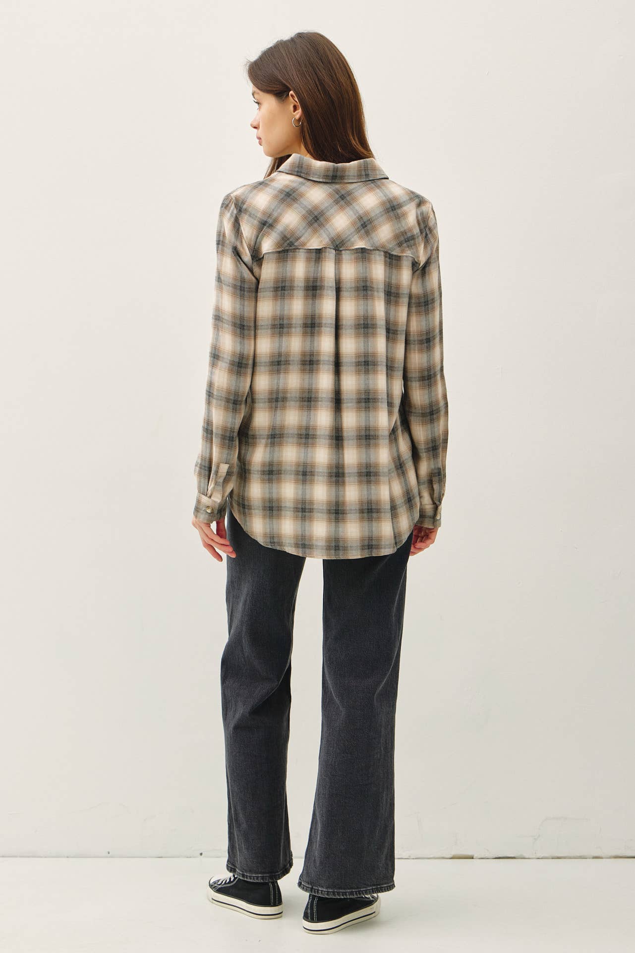 PLAID LONGSLEEVE BUTTON UP SHIRT