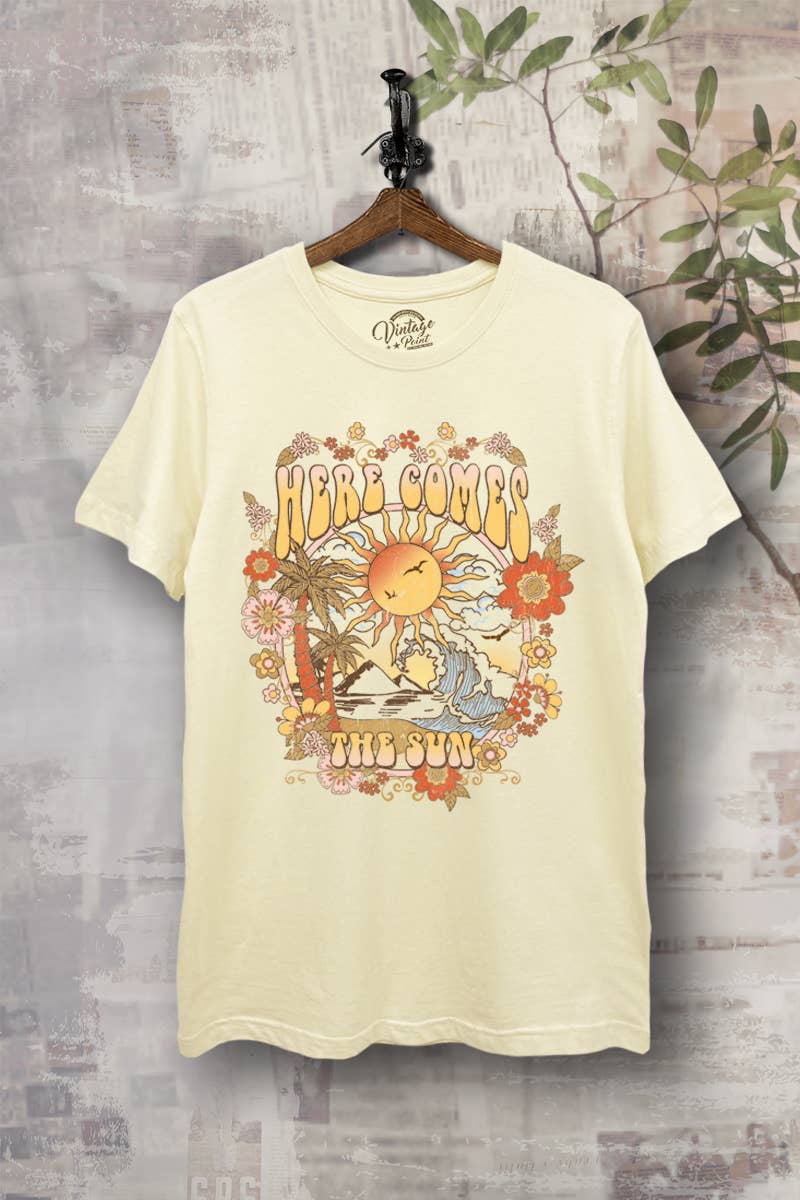 Here Comes The Sun Retro Graphic Women's Basic Casual Tee