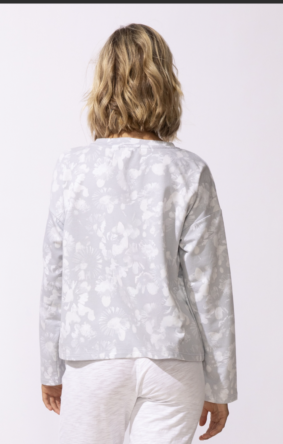 Escape: Whisper French Terry Pullover